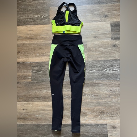 Fabletics top and bottom set - Picture 2 of 6